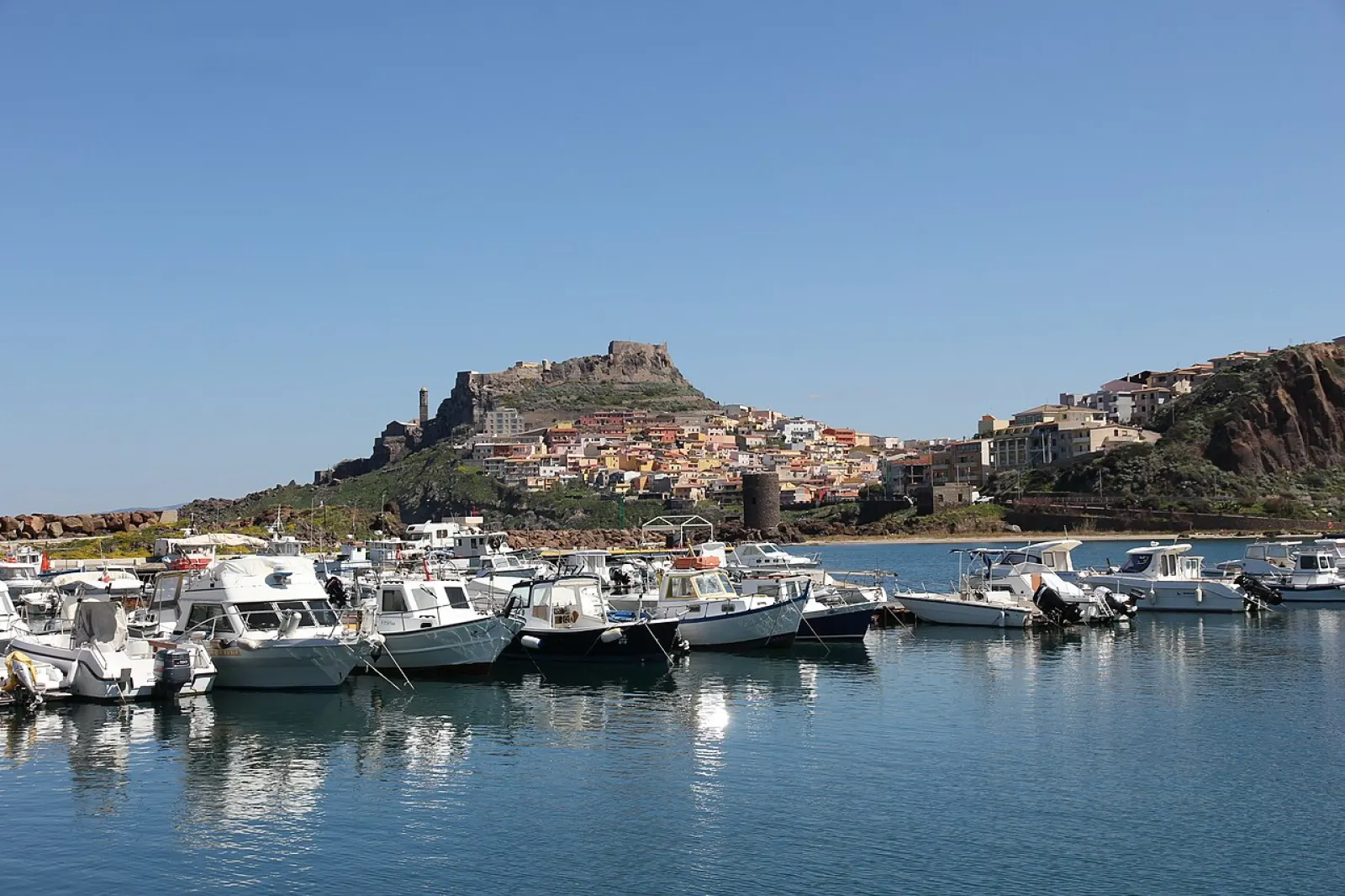 Il gruppo di Borghi Italiani durante l’uscita alla scoperta del borgo di Castelsardo