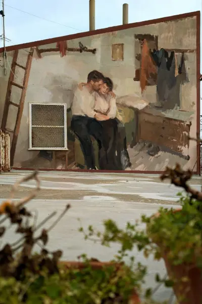 Dipinto di persone abbracciate