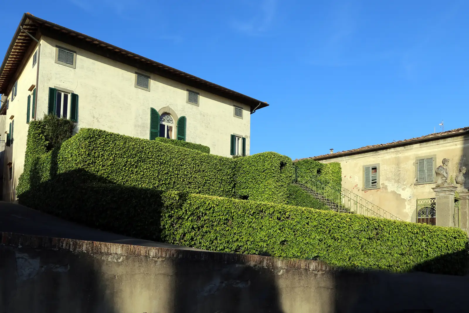 La Villa Venerosi Pesciolini di Ghizzano, nata dalla trasformazione dell’antica rocca