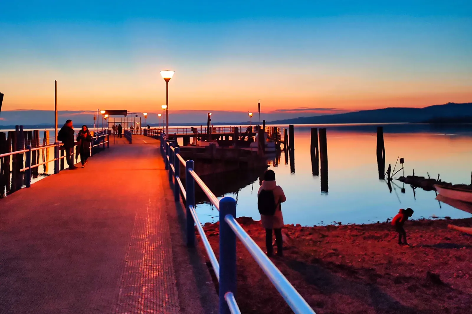 isola maggiore al tramonto
