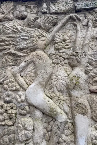 Scultura creature fantastiche