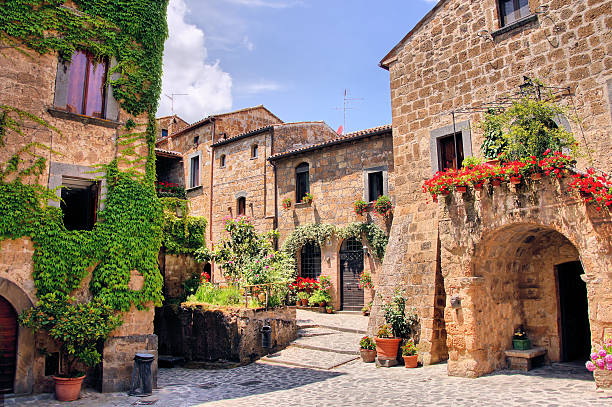 Borgo italiano tra le colline